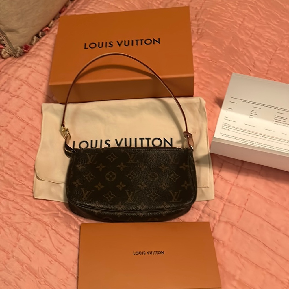 Louis Vuitton Pochette Accessories